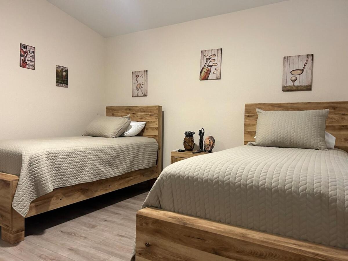 Villa Walking Distance To Stagecoach Indio Exterior foto