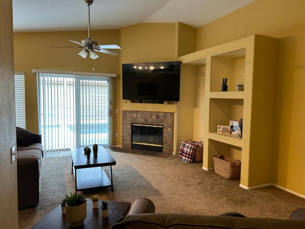 Villa Walking Distance To Stagecoach Indio Exterior foto
